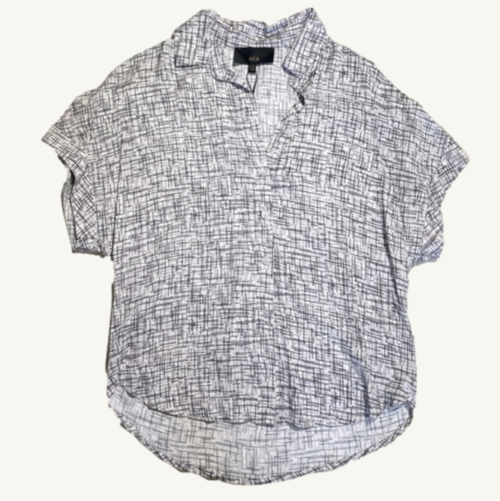 NWT AKA Short Sleeve Button Up Blouse Abstract Pattern Size Extra Small